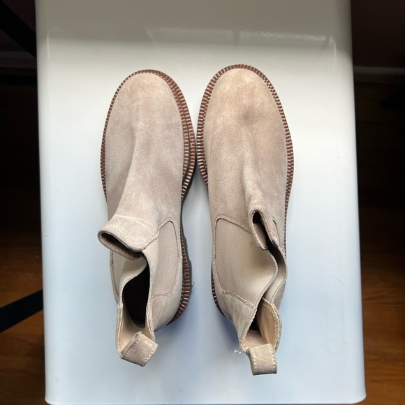 Diba True Suede Chelsea Boots with Lug Soles - Picture 5 of 8